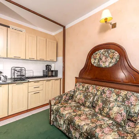 Black Pearl Apartman *